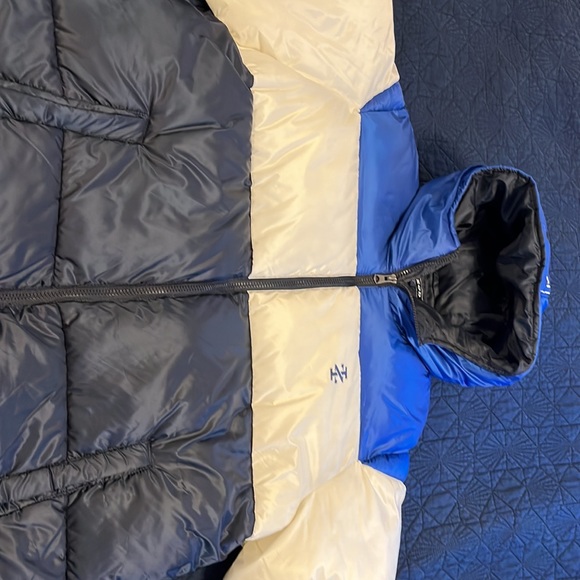 IZOD men’s XL blue/white color block hooded puffer coat - Picture 2 of 4